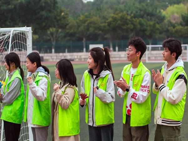 ��־Ը�G���Wҫِ�� ʯ���c��Ȼ�⹤�̌WԺ�ھŌô���Ժ�\���A�M��Ļ