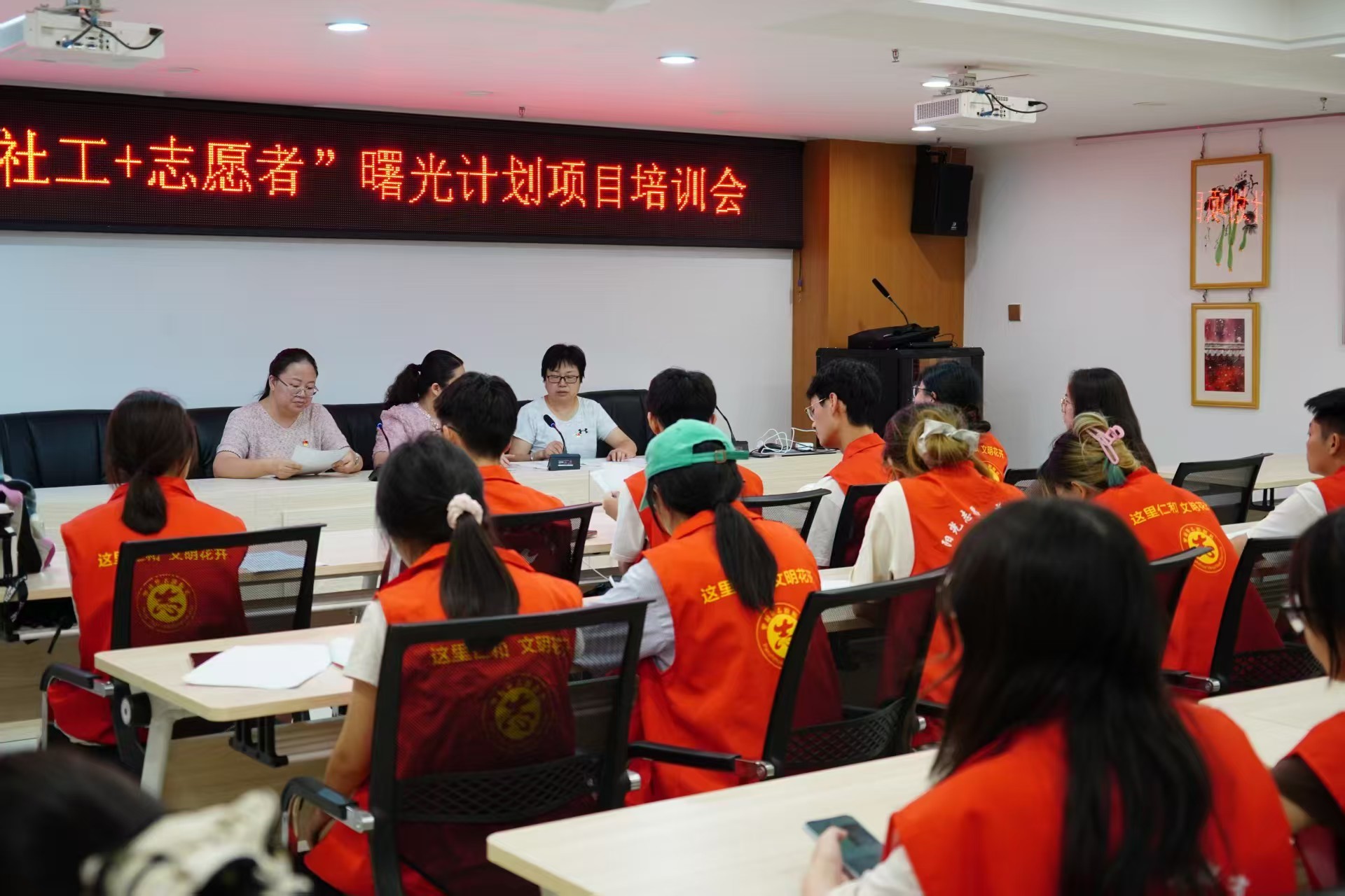 �ഺ������������,У���ӹ��L������ƪ ��������ʯ�ʹ�W���`������֦����^���p���x��֮·