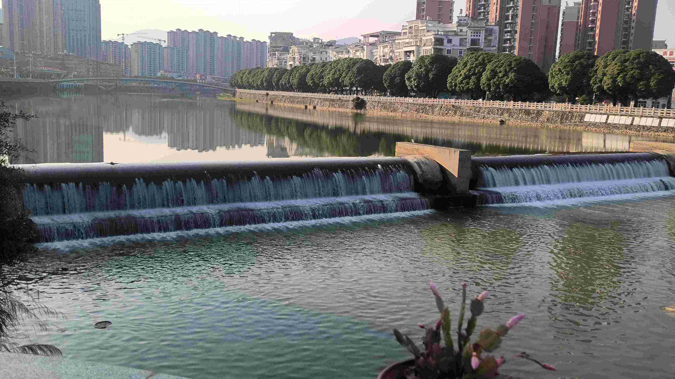 �B�T��W��ˮ�L�����`�̽��������Ϫ֮��