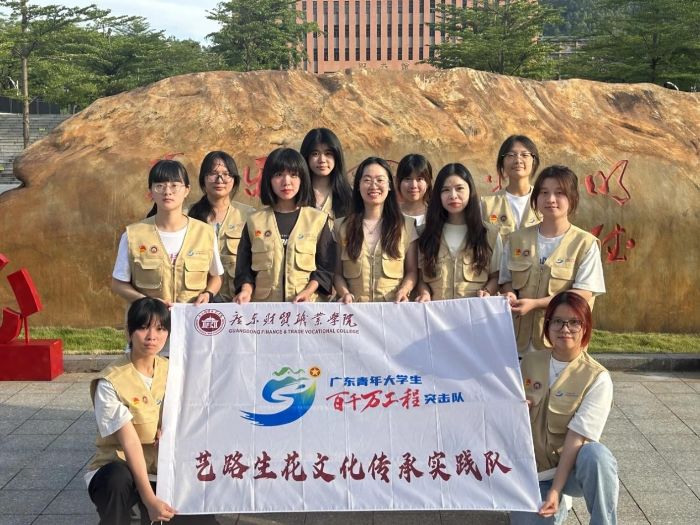 ˇ·����ע�������ഺ����������ǧ�f������ͻ�����������^(q��)���ڌ��`ů����Ļ