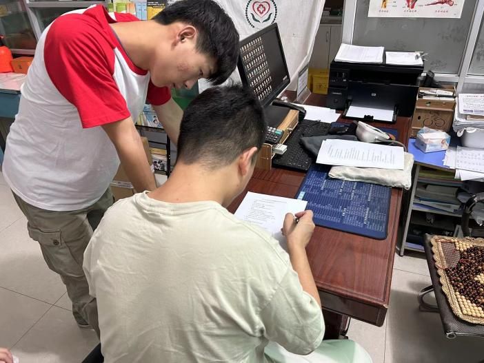 �A(y��)����������������