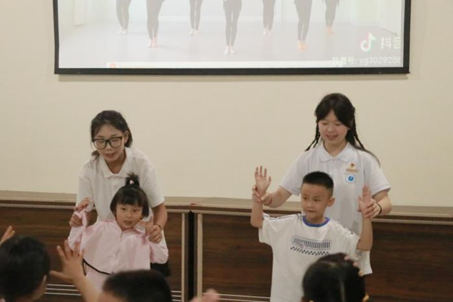 ��Ժ�W���߲��У��Դɞ�P�s�m���z�Ļ���ͯ�Ğ�ī���L�߲�����