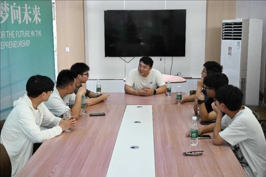 ̽������h�����B+�r�I���Gɫ�lչ֮·