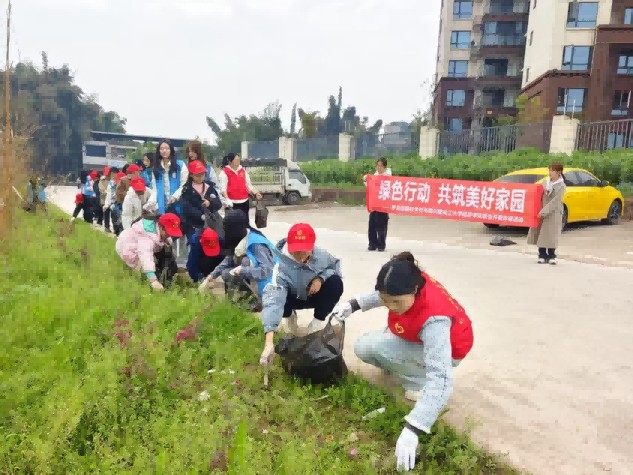 ���h����н���������Gɫʹ�����m(x��)��(d��n)��(d��ng)�����Ĵ��p������W(xu��)��(j��ng)��(j��)�W(xu��)Ժн¶־Ը�(du��)�y���ѹ�Ӣ�n���_չ���Gɫ�Є�(d��ng)���������ü҈@���h(hu��n)��־Ը���(d��ng)