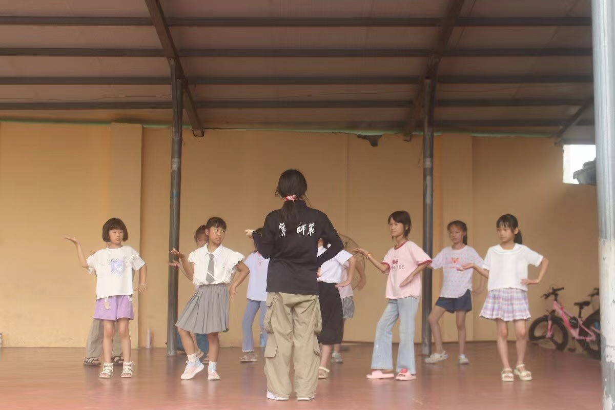 ��ӈF�Y�����L������C����