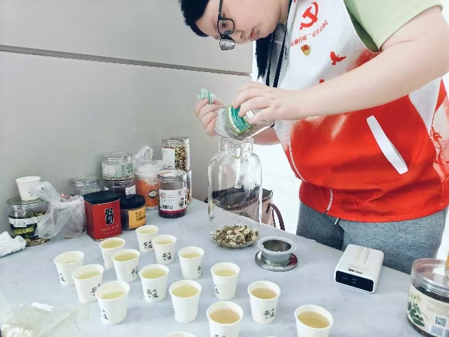 ���t(y��)ˎ��ɫ����(w��)�������ܰ��W(xu��)�w�(y��n)