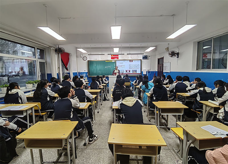 �������F�ǰ����ƽ��һ�������v