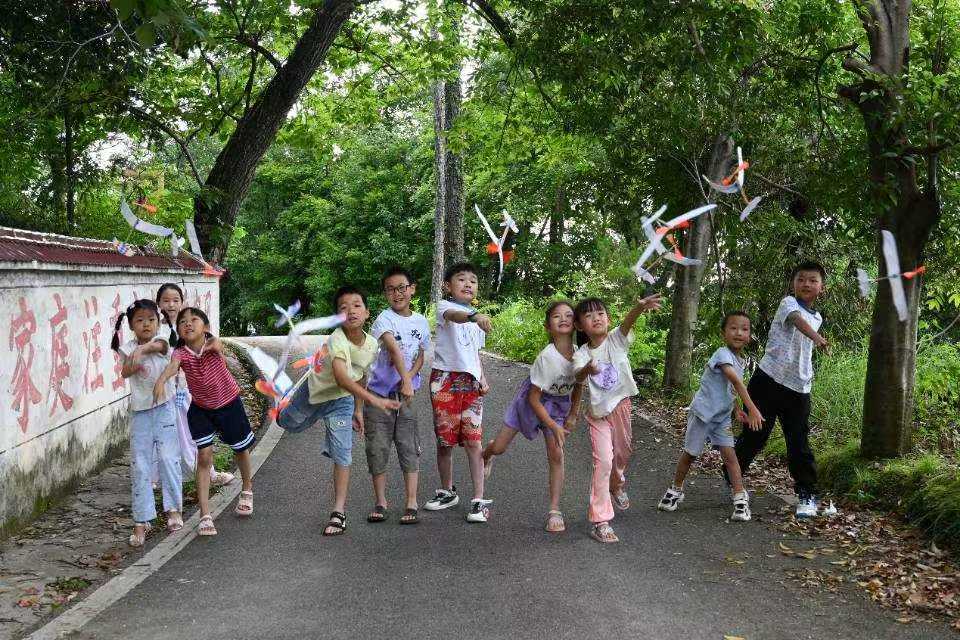 ������ǻ𡱈F꠵�����֧�̻��ӛ��M�؂�н�����ഺ�����A �����Ͼ����պ����W