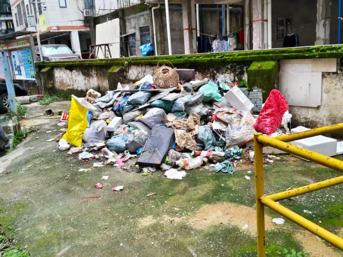 ��Ӱ���ˮ�cˮ�wͨ���Ķѷe����  ����Ɣz