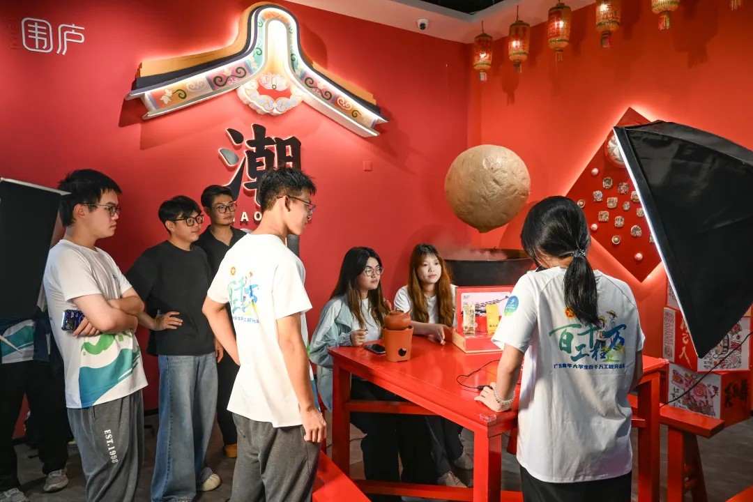 ��չ��ζ���ģ�ֱ�����·��z