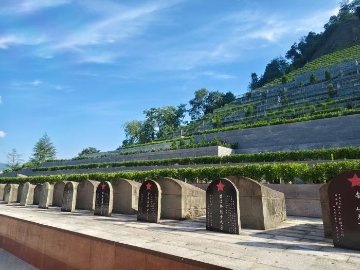 ����Ժ���ǻ�ʮ�h����(sh��)�`�(du��)�����l(xi��ng)|�_���L��@ �ഺ������