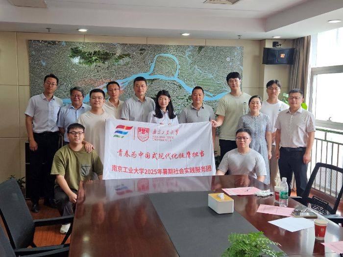 �Ͼ����I(y��)��W(xu��)��ͨ�W(xu��)Ժ���������ʿ���F꠸��y�L�ɷ��_չ�a(ch��n)�W(xu��)�н���