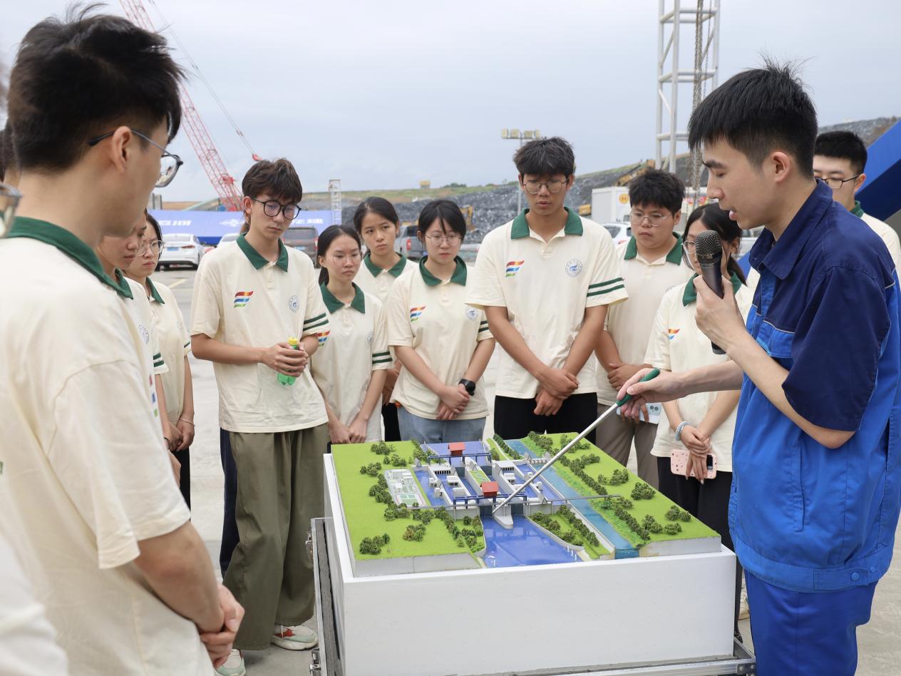 ̽��ƽ��\�ӡ��Gɫ���桱�����𹤡���ˮƽꑡ��F���M��ʯ�м~