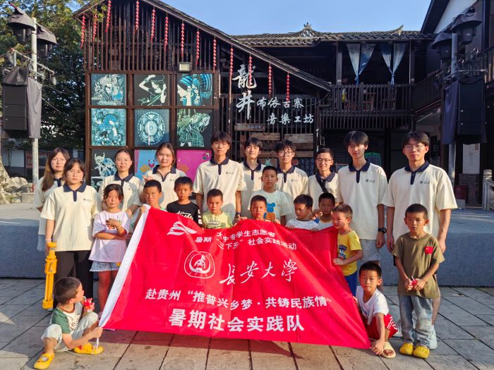 �L����W(xu��)���F������������d�l(xi��ng)�������T�����顱̽�Ļ��x�������ഺ���������d