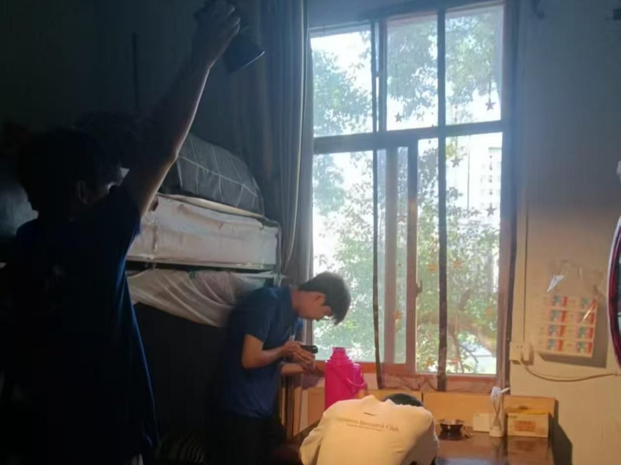 ����ʯ�ʹ�W������Уʷ���� ��Ӱ��׷��ʯ�;�����}