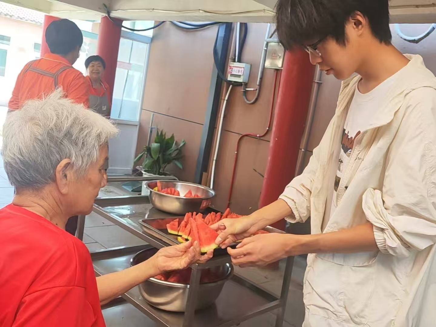 �������w�������`�F