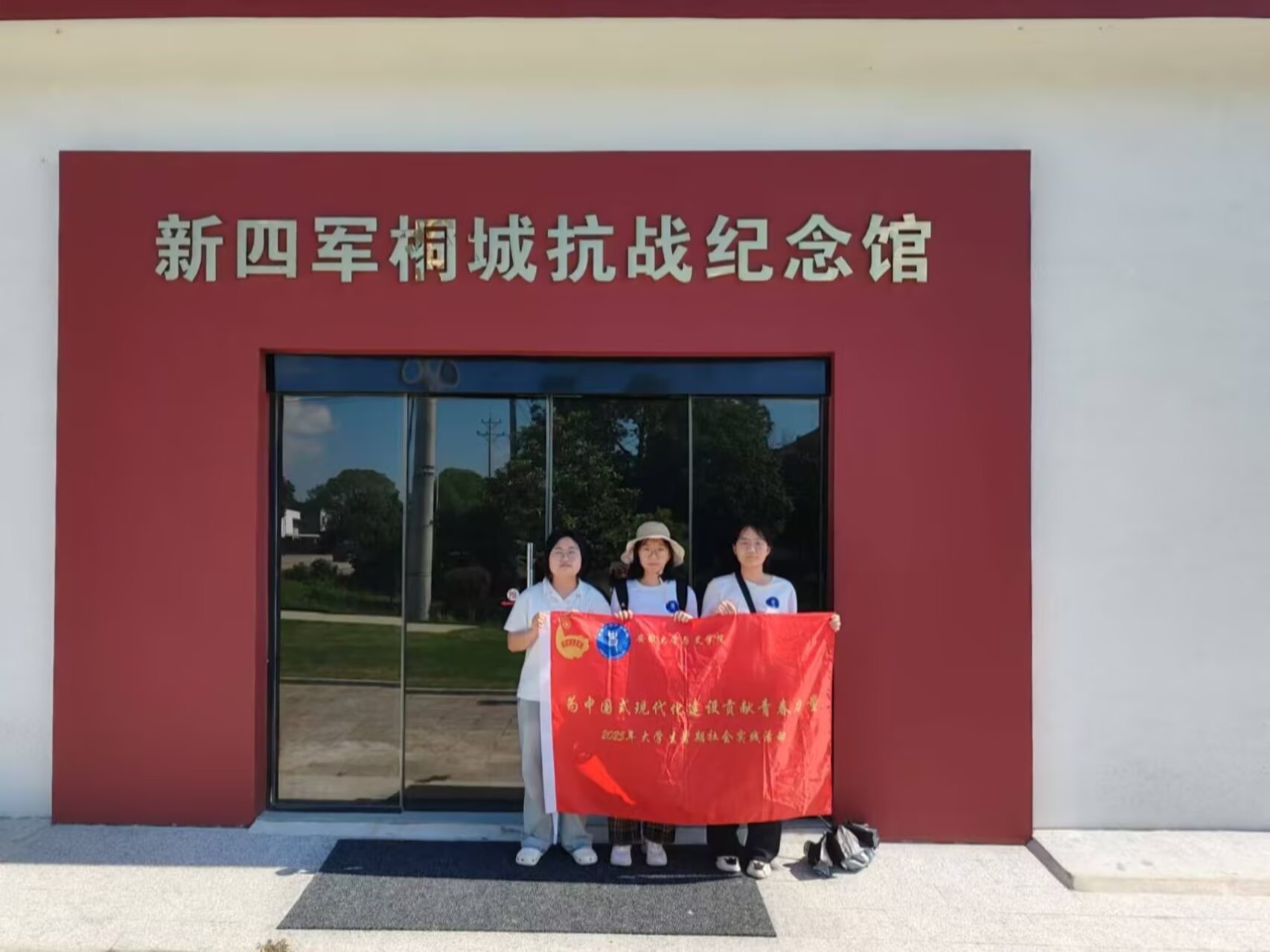 ͩ�E���}��ǧ���Ķ����Ļ������c�tɫн��