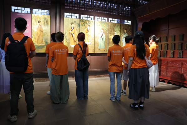 ���M���K���� ����ǧ�����}��������ʯ�ʹ�W"�S����K"���`��_չ���K�Ļ�����ϵ�л��