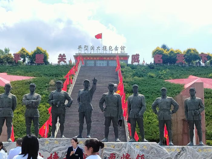 ��ƽ���P�ķ�����д㟒�ഺ���� ����ɽ����ͬ��W�����l�F꠳���ʽ׷���tɫ���}