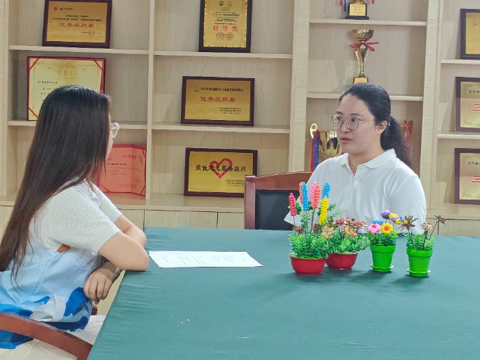 ��ţ����Ϧ���z�o�У��Vؔ�W(xu��)���c�����˹��m(x��)����