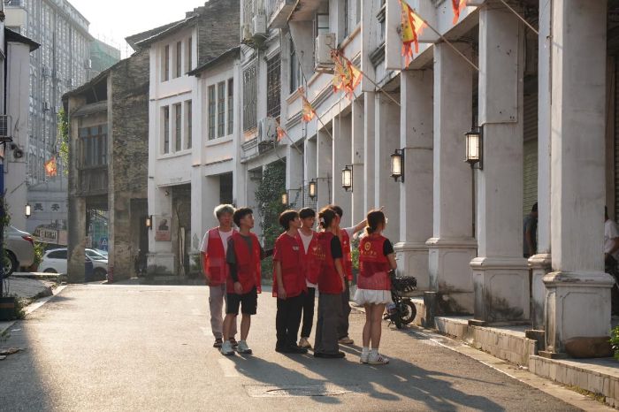 ����W�ӣ�̽���T�ǚvʷ Ʒζ�ڰ��L��