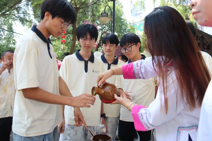 �����d�l(xi��ng)���l(f��)չ�����z�w�ق��С����L����W(xu��)���F�ݡ������d�l(xi��ng)�������T�����顱����������`�o(j��)��