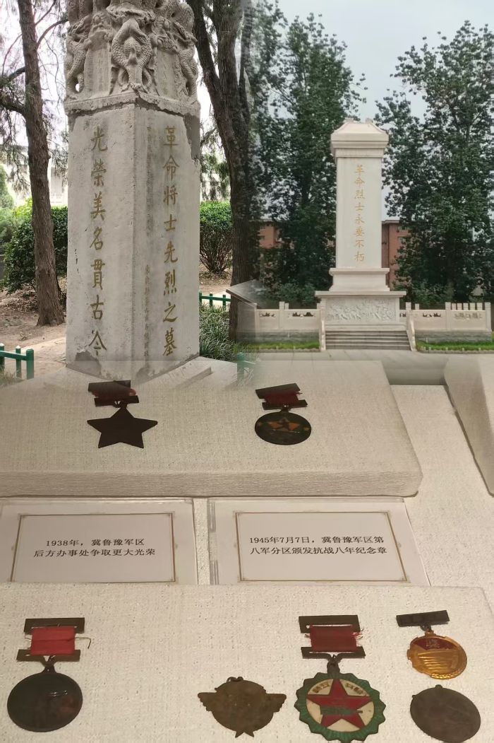 �t�}��Դ��Ӣ������