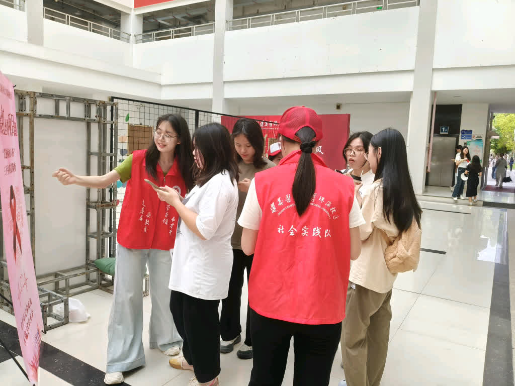 ���x�t�ƴ�W�麣У�^��֪���������ഺͬ��