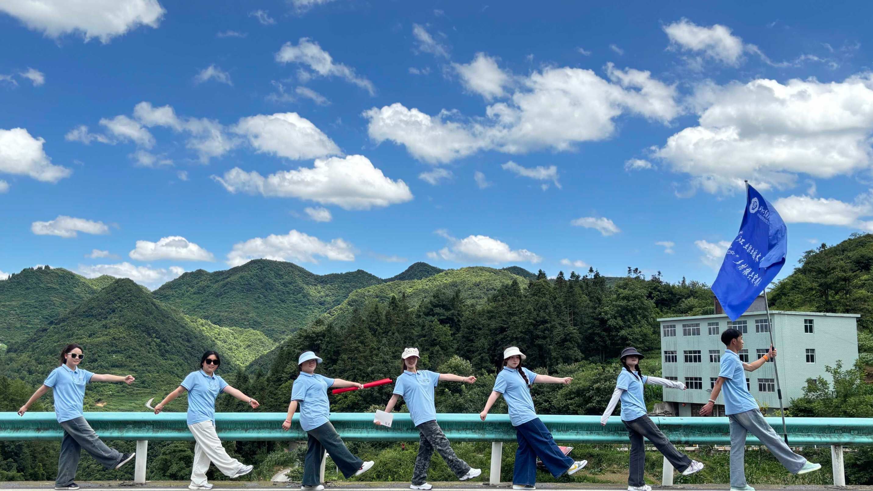 ���Z���㹲�����d·�����Ռ��`�c���l���Z��֮��