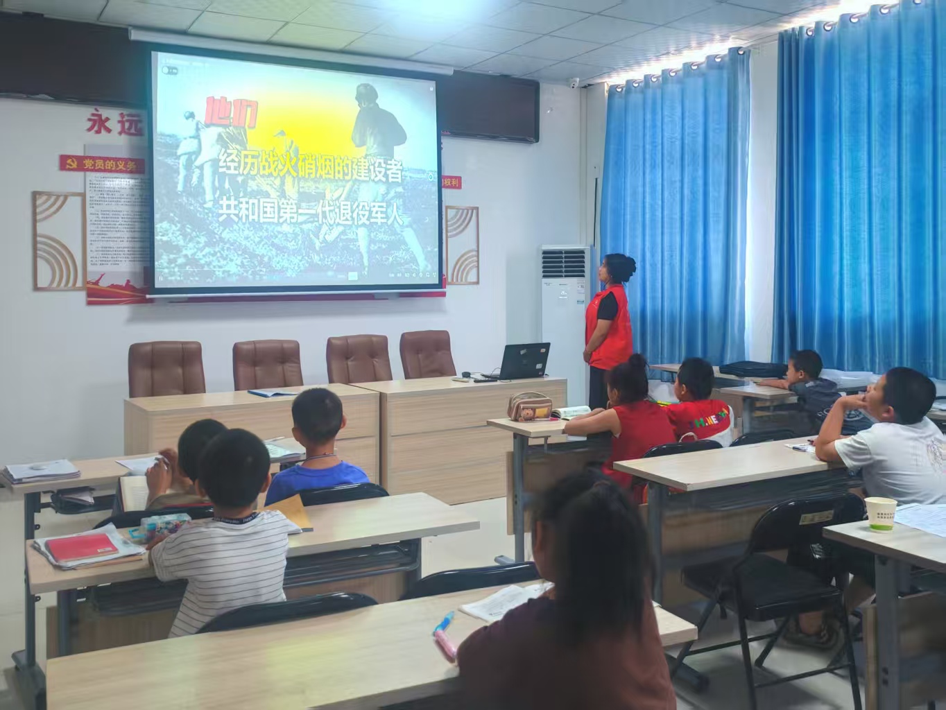 �����ϱ����񣬳к���֮־���tɫ�^Ӱ���