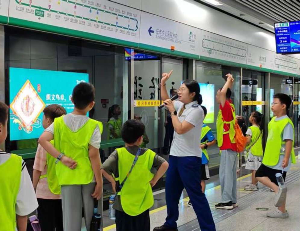 ���ഺ΢�⣬�o(h��)ͯ��֮·�������ѹ�Ӣ����ȫ������(sh��)�`���(d��ng)