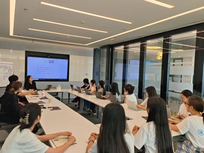 �K�ݳ��ЌWԺ�W�����MTEKsystems��̽��У����fͬ���˙C��