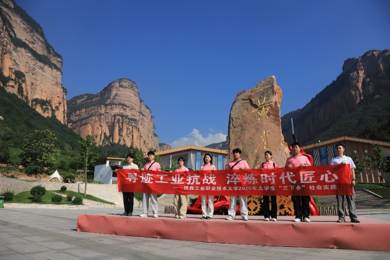 ���s�m܊���꣬�ഺ������