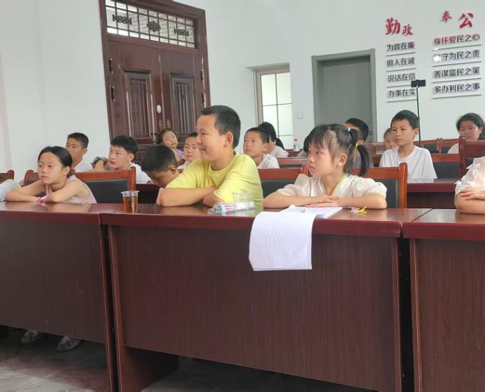 �h���l(xi��ng)��С�W(xu��)����AI���L�������ѡ��f�ܙC(j��)����