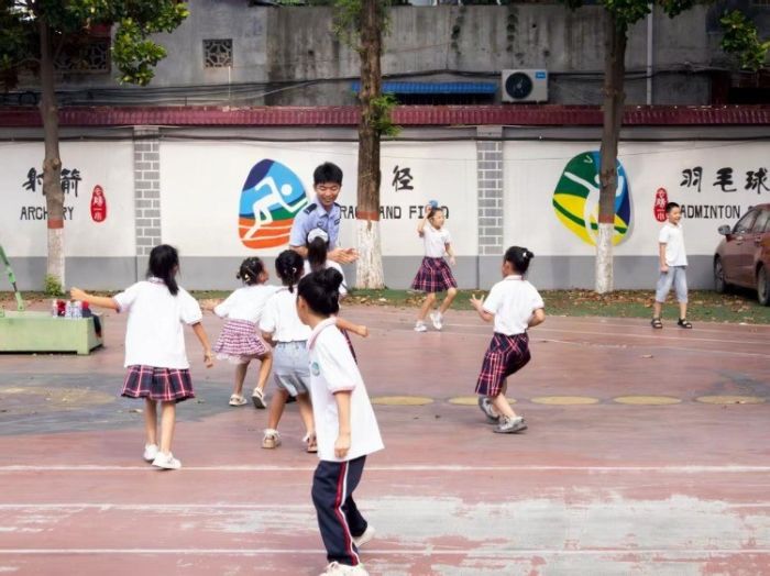 ���Ͼ���WԺ�������o�硱־Ը�F���Ð��c؟���P�ۃ�ͯ