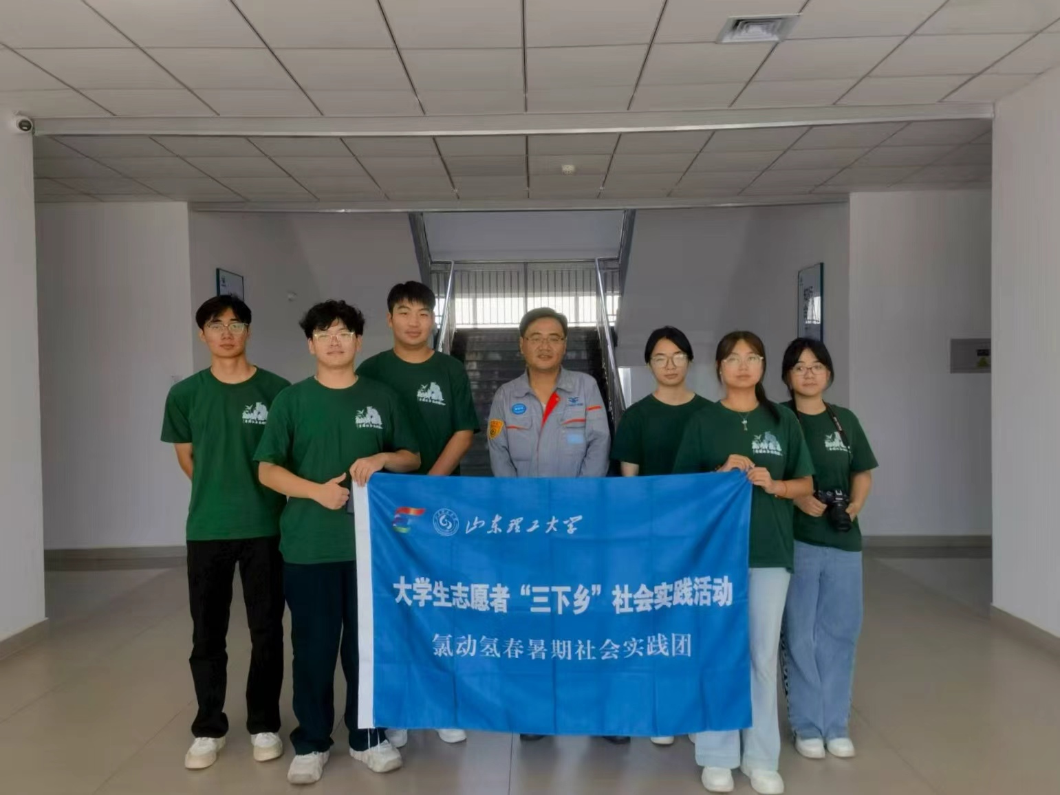 �ȄӚ䴺������`�Fǰ���R���{�С����۽������˲����B�c�a�I����