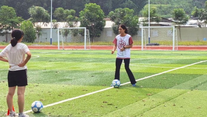 �A�ώ���W�������l����ɫ�w��ˇ�g�MУ�@������������