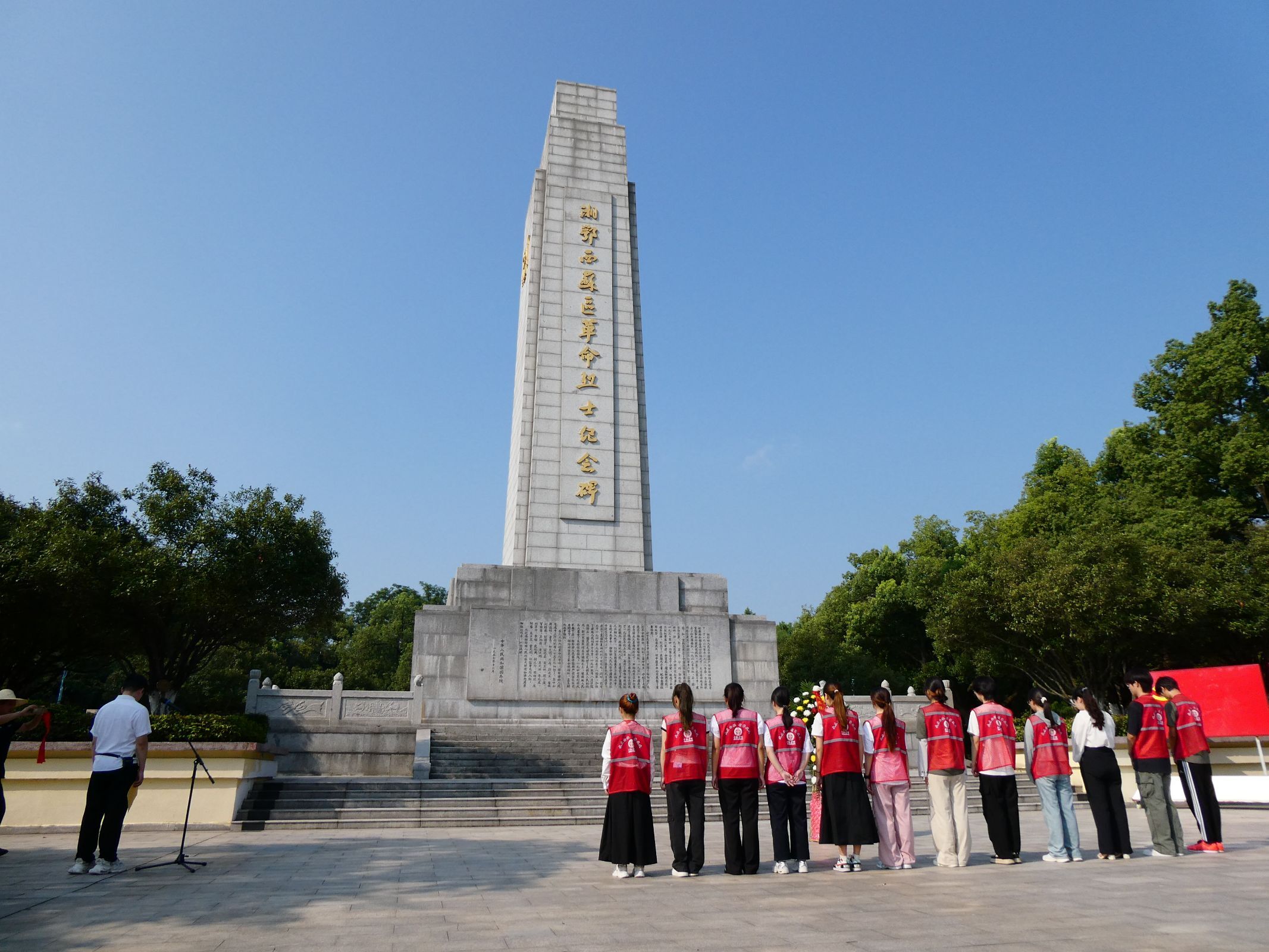 ���������WԺ���ڌWԺ�ǻ���С��ꠌ��L�tɫ�ؘ˲�������֪�R