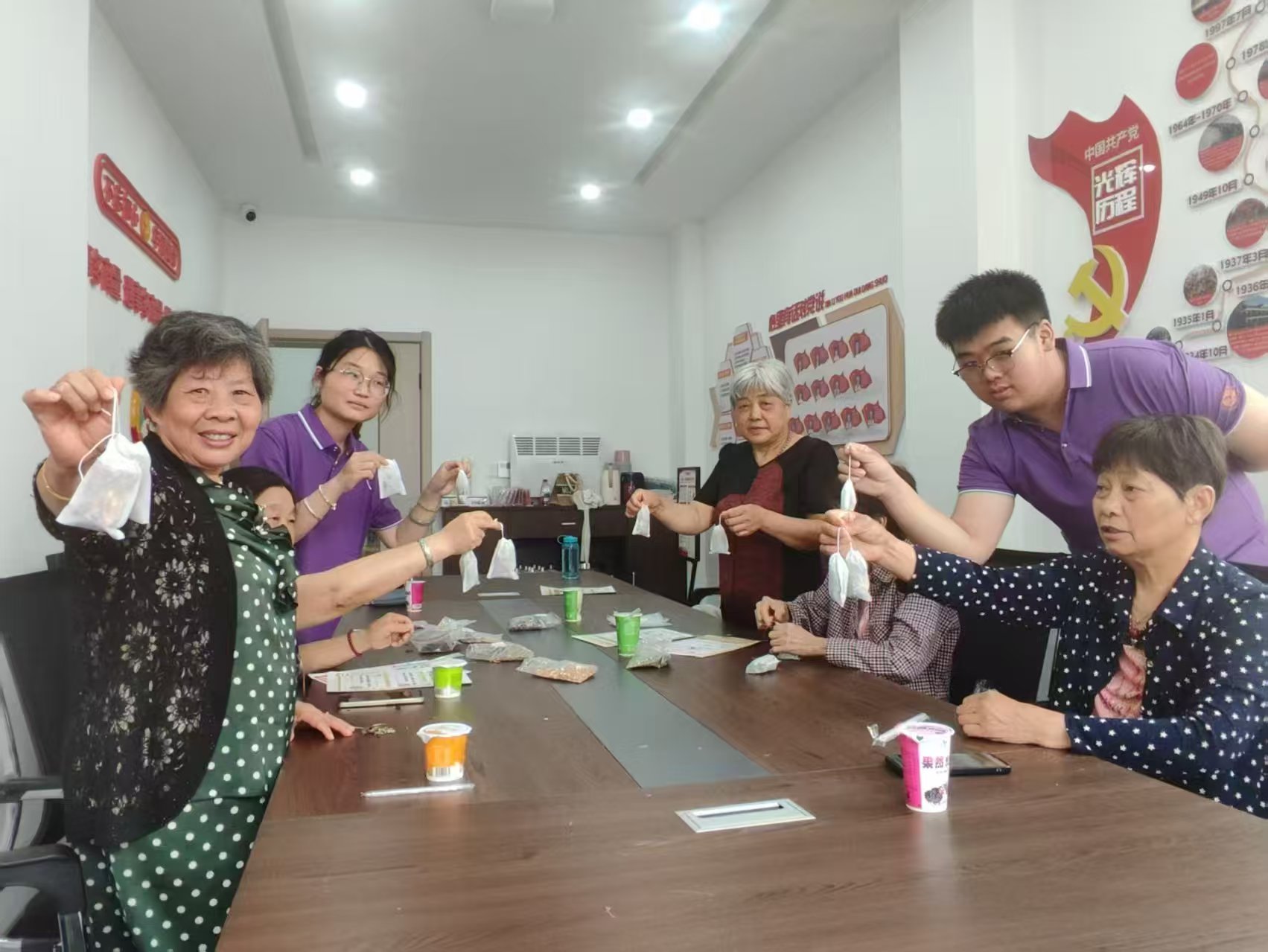 �y�g����(m��ng)�f���飬�ഺ��(sh��)�`�`���A�����������l(xi��ng)�����(hu��)��(sh��)�`�F(tu��n)�A�M�չ�