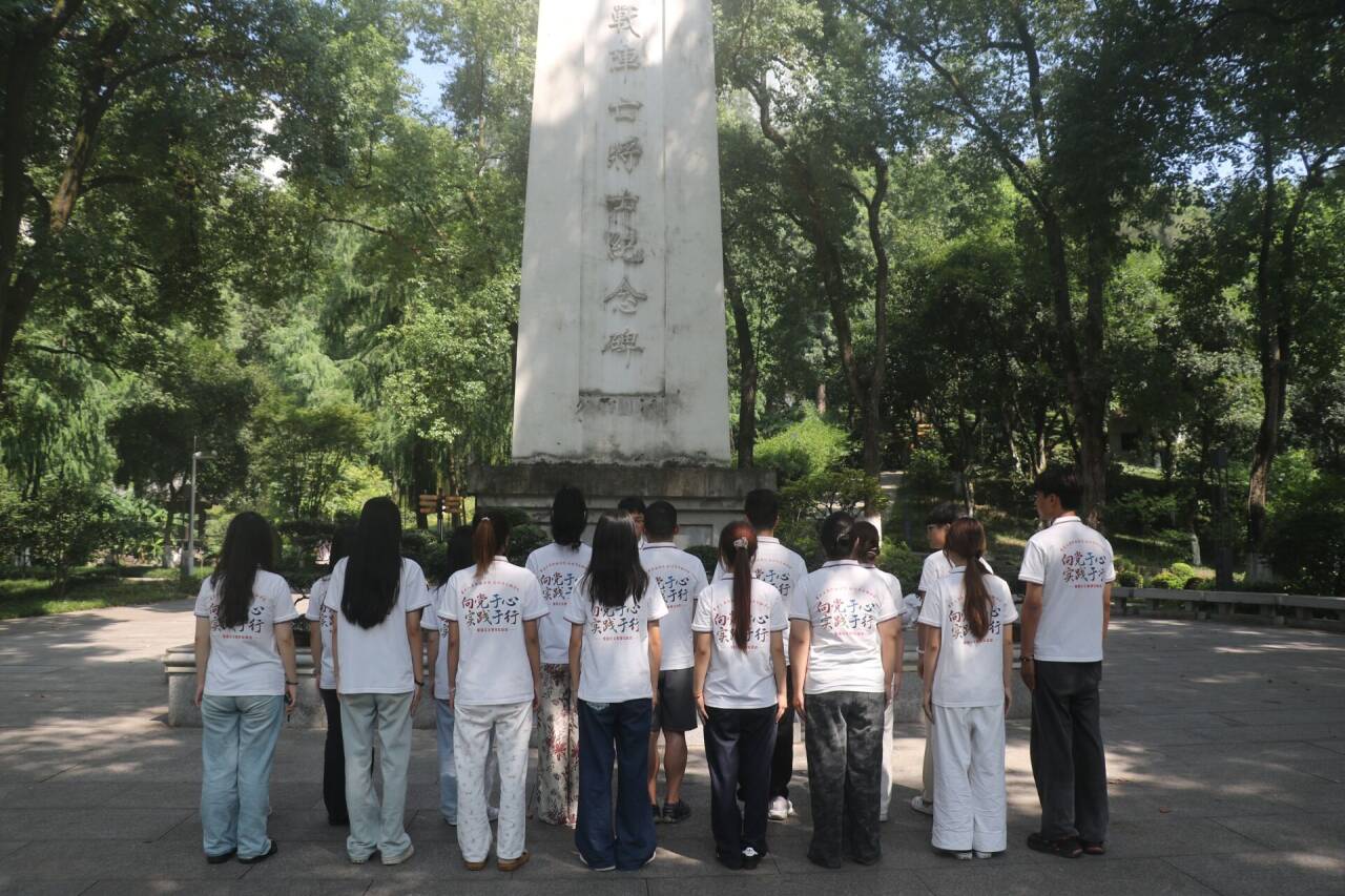 �����l���`�У��������и���؟�Σ��ڌ��`���N������