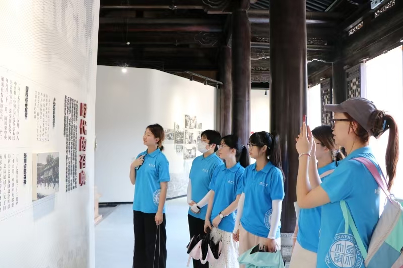 ��μ��ۙ���ഺ��Ԓ�tɫ�vʷ�����Ă���ˮ������