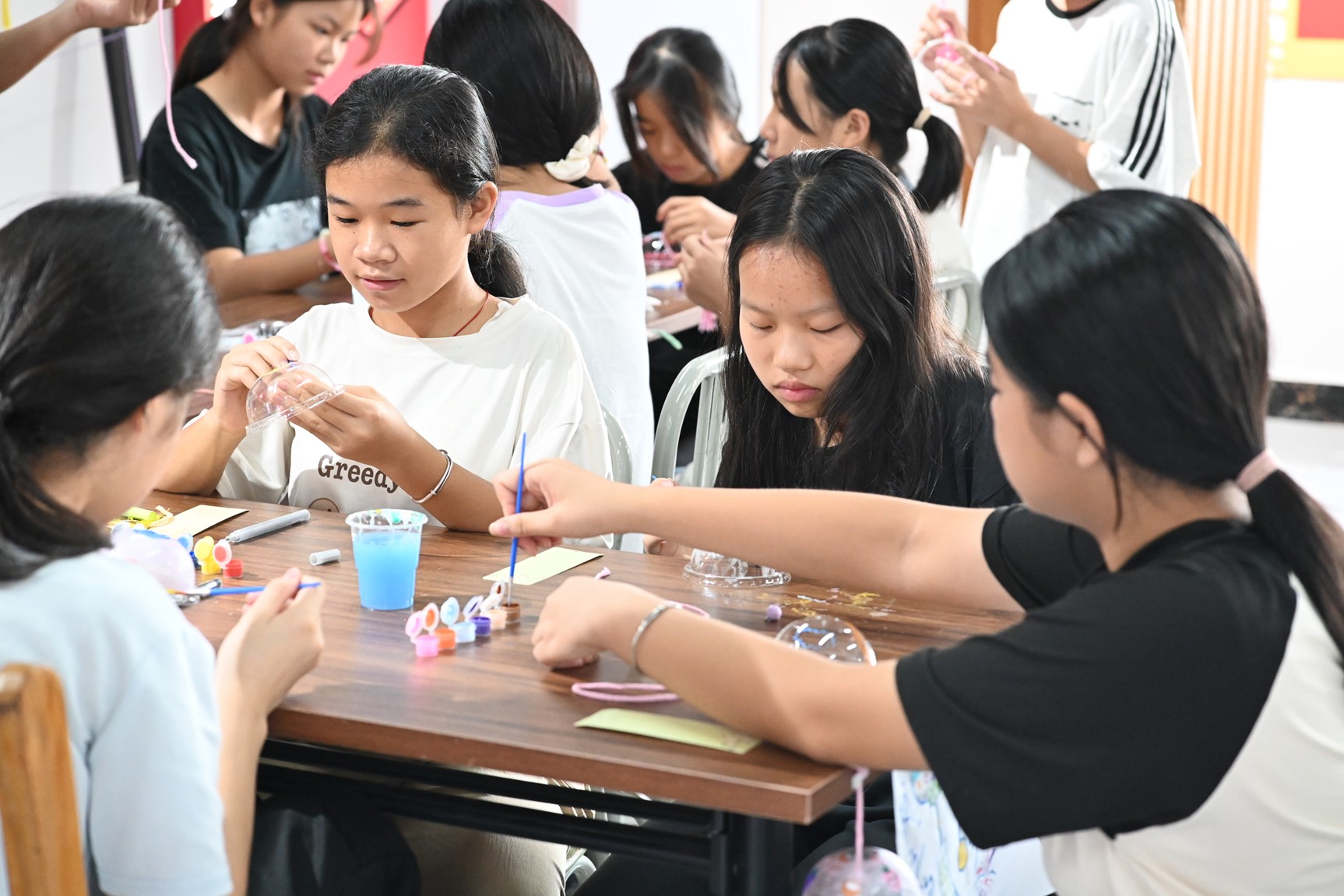 �����м������£���w��������L