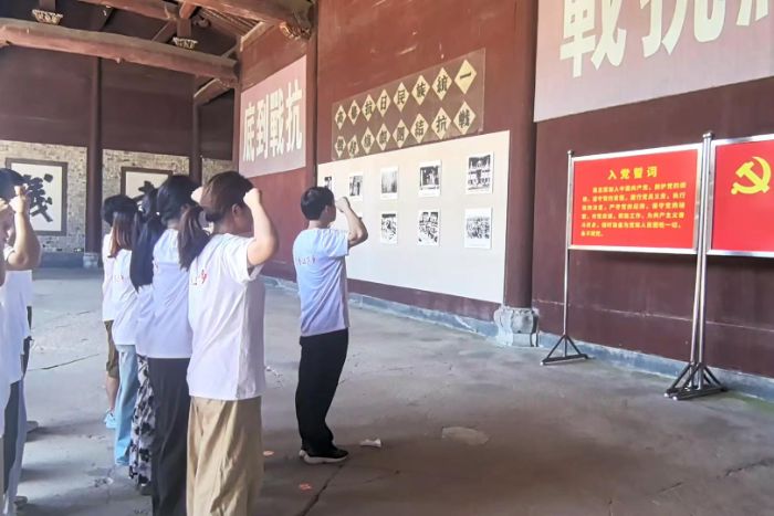 �Ϸʴ�W���`�F���ܿh�ƎX患� ���E�F܊���������ഺ֮���s�m�tɫѪ�}