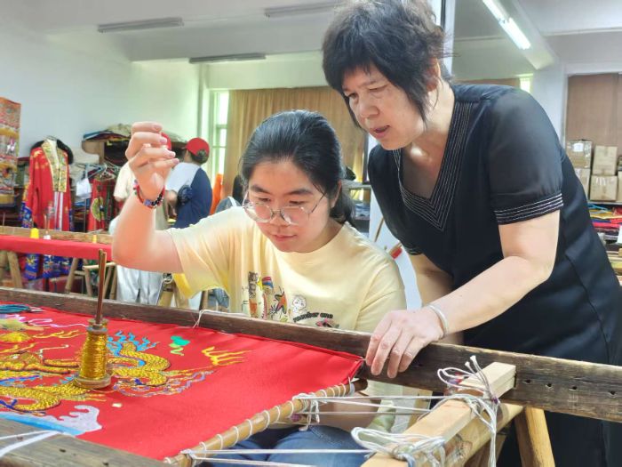 �|����W(xu��)�ػʍu��У���L��ͩ�ǹ�퍣����A������н��