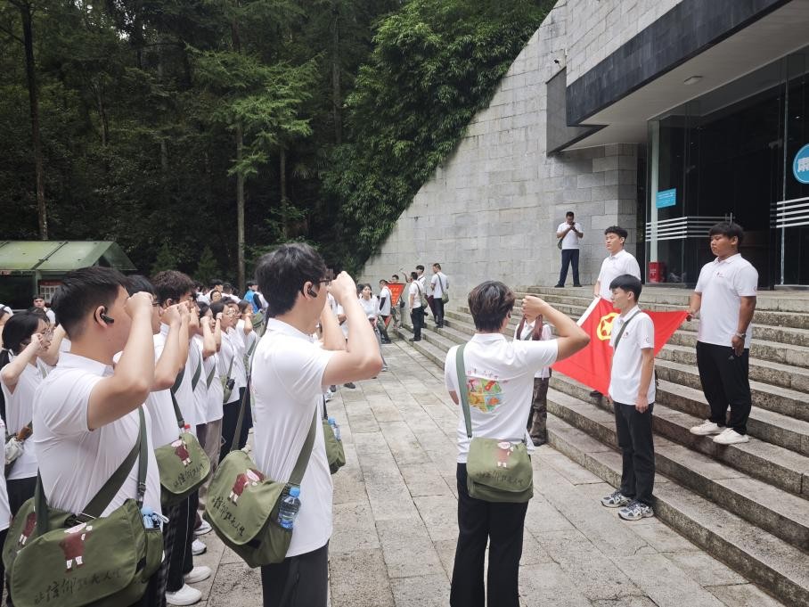 �Ͼ�ؔ��(j��ng)��W(xu��)��Ӌ�W(xu��)Ժ�����t���ǹ����ڡ����`�F���M����ɽ�����мtɫ����