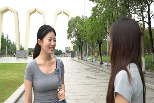 �潮�W�ӹ�Ԓ�Ļ����ڣ����^���L̽����F�Y��·��