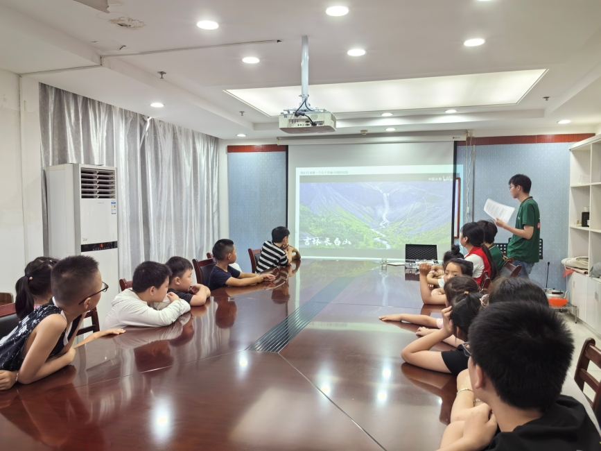 �����W(xu��)Ժ����С�ࡱ־Ը����(w��)꠸����X��^(q��)�M�к������o���v���