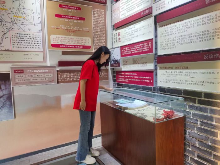 �ļ��l(xi��ng)���l(f��)���tɫ����������Č��`�n