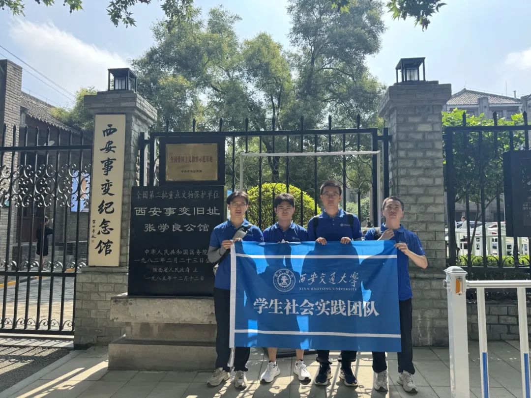 �ǻ��L�����ഺ�c����ͬ�У����M����tɫ�ؘˣ���a������ɫ�ľ����ܴa