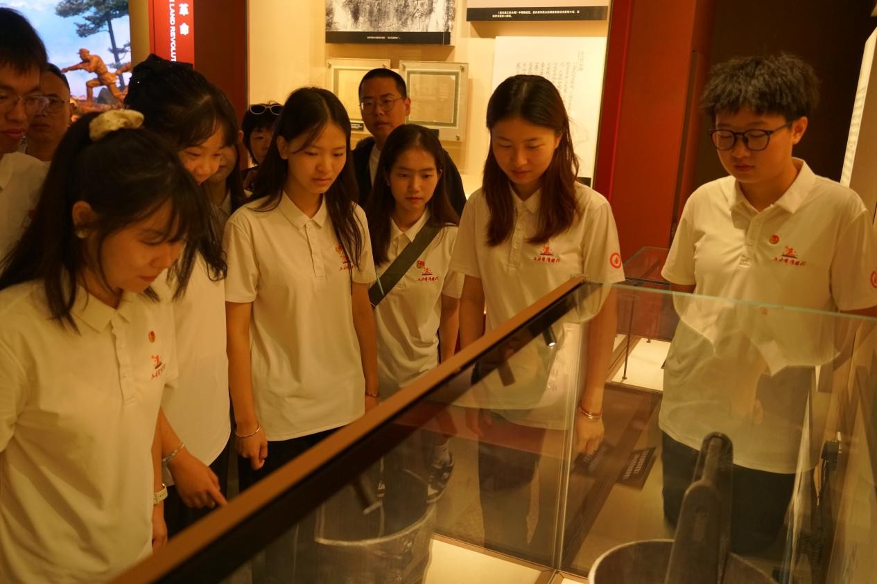 ̽���tɫӡӛ�����и������񡪡����M(j��n)����ɽ���������^